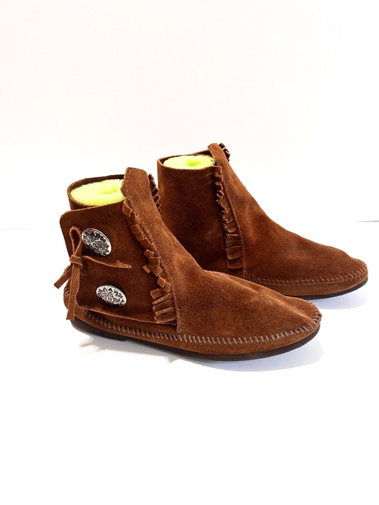 Native American Shoes - Women’s kids Tan-Brown Suede Fringe Ankle Boots size 7-8